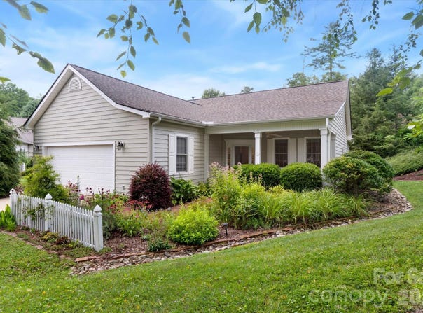 36 Sheffield Place, Brevard, NC 28712