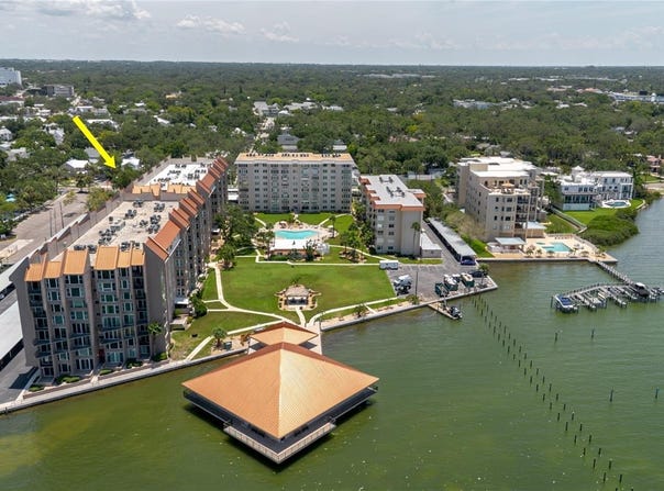 632 EDGEWATER Drive, DUNEDIN, FL 34698