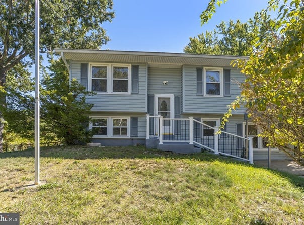 1015 FLOYD Avenue, WALDORF, MD 20602
