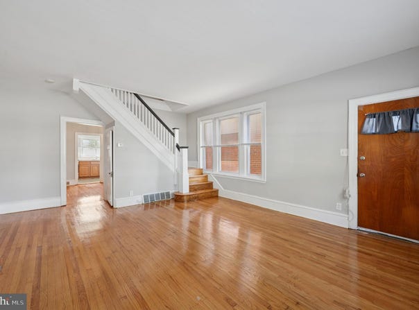 7920 W CHESTER Pike, UPPER DARBY, PA 19082