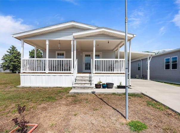 10042 COLLINGWOOD Avenue, DADE CITY, FL 33525