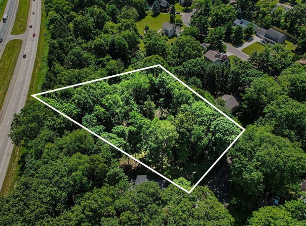911 N Wooded Lane, Marshall, MI 49068