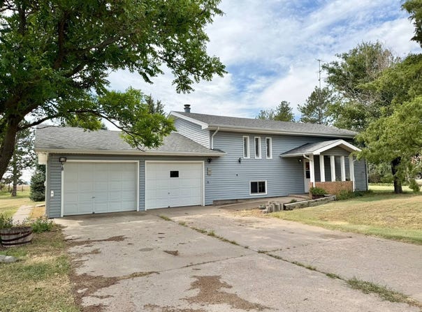610 W Oak St, Colby, KS 67701