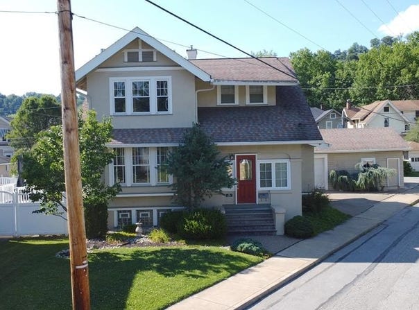 52 Maple Avenue, Wheeling, WV 26003