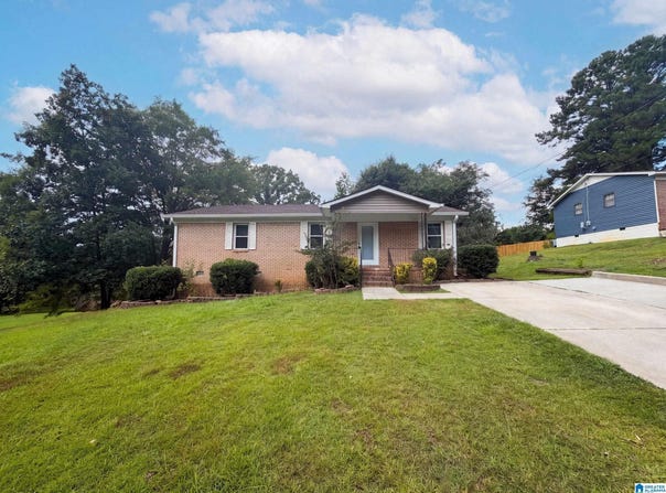 694 CUMMINS AVENUE, HUEYTOWN, AL 35023