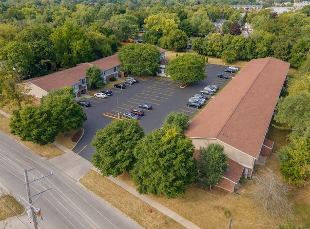 604-620 E Grant Highway, Marengo, IL 60152