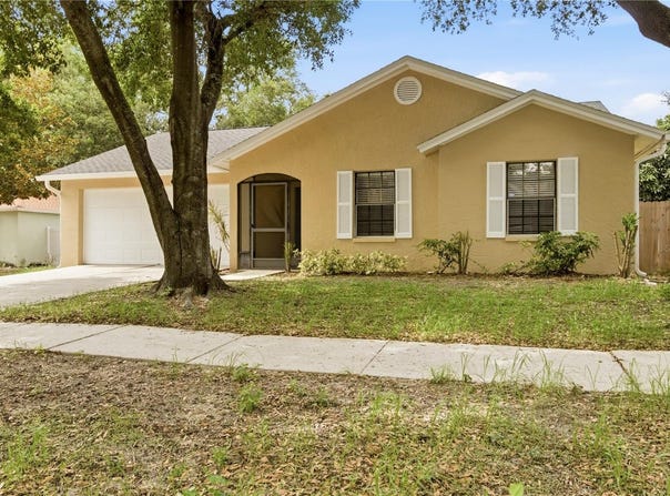 929 SANDYWOOD Drive, BRANDON, FL 33510