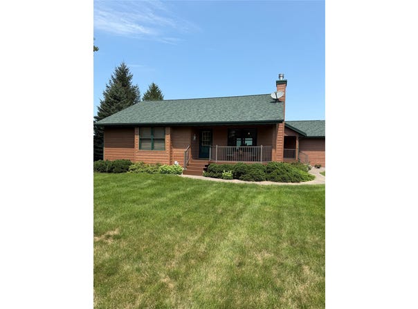 201 385th Avenue, Grinnell, IA 50112