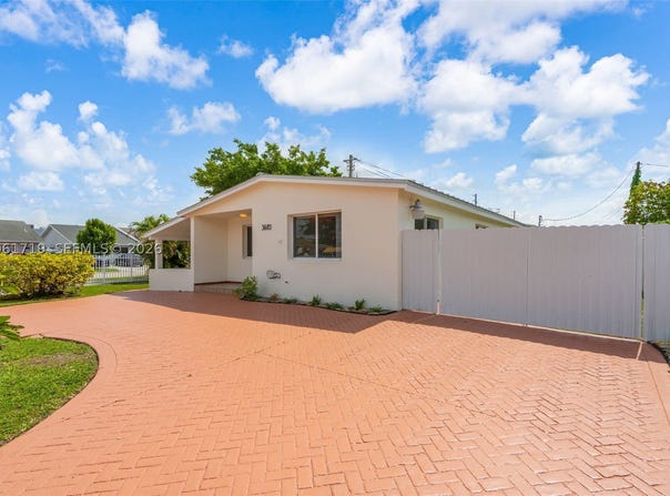 3685 W 9th Ave, Hialeah, FL 33012
