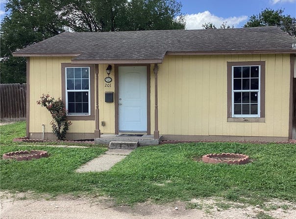 201 E 9th Street, Alice, TX 78332