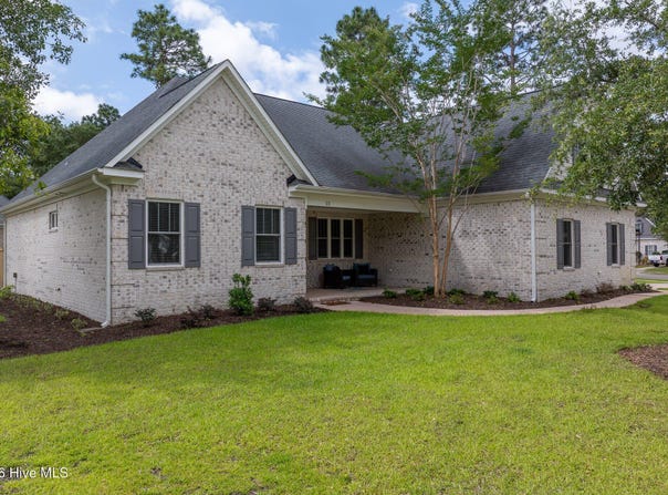 23 Stonegate Circle, Hampstead, NC 28443