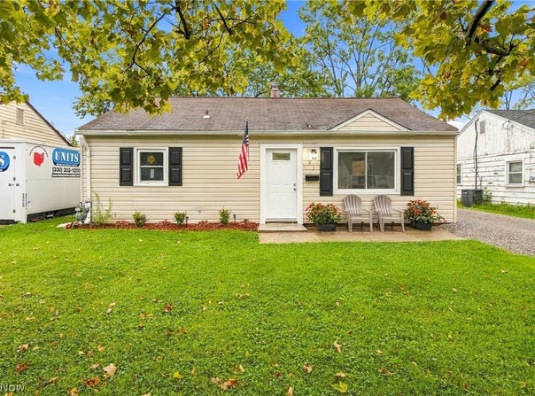 330 Roosevelt Avenue, Elyria, OH 44035