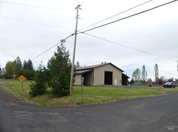 774 Pleasant Acre Dr, Weippe, ID 83553