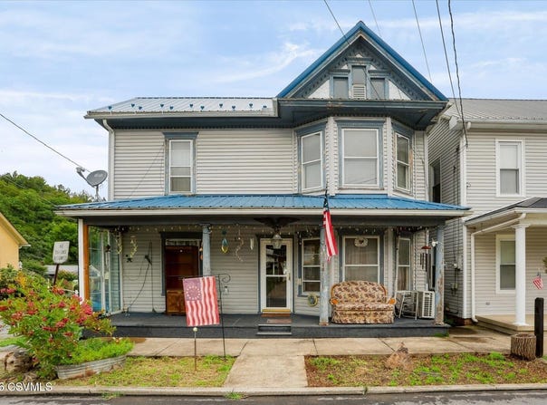 19 W SPECHT Street, McClure, PA 17841