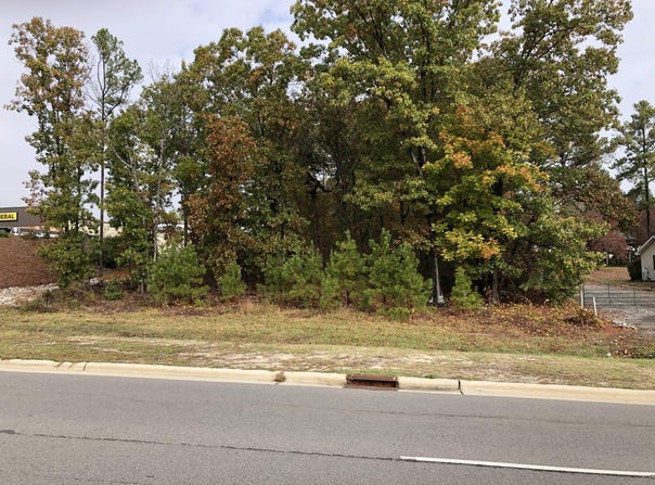 7561 Nc 211, West End, NC 27376