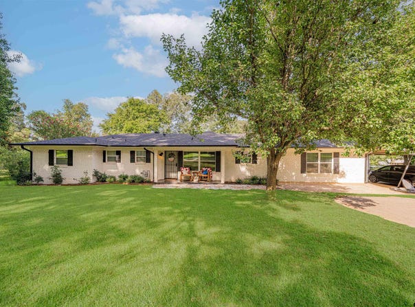 400 Crestview, Hughes Springs, TX 75656