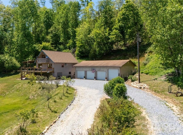 93 Franklin Crest Road, Spruce Pine, NC 28777