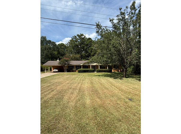 502 Valley Road, Kosciusko, MS 39090
