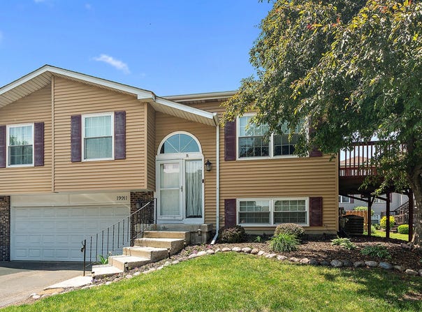 19911 S EDINBURGH Lane, Frankfort, IL 60423