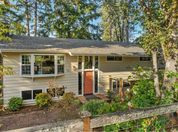 105 W 35TH Pl, Eugene, OR 97405