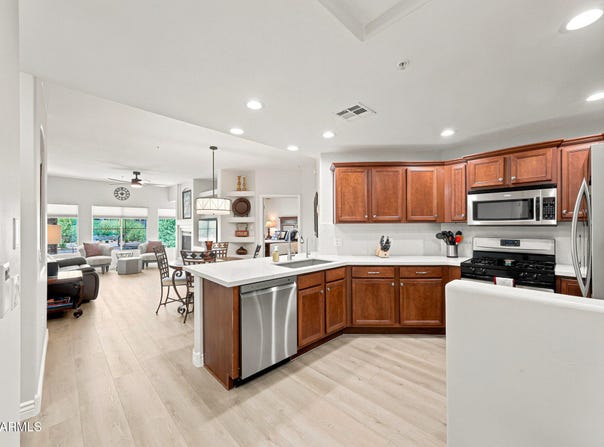 5350 E DEER VALLEY Drive, Phoenix, AZ 85054