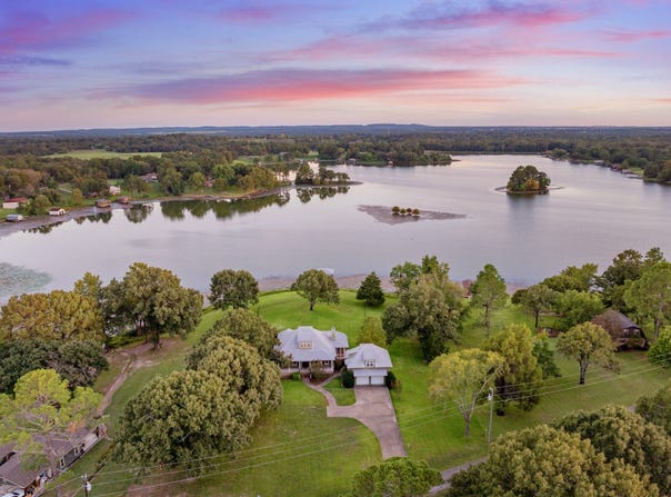 8155 E Lake, Murchison, TX 75778