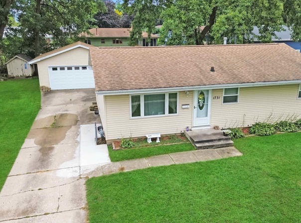 1731 3Rd Avenue, Waverly, IA 50677
