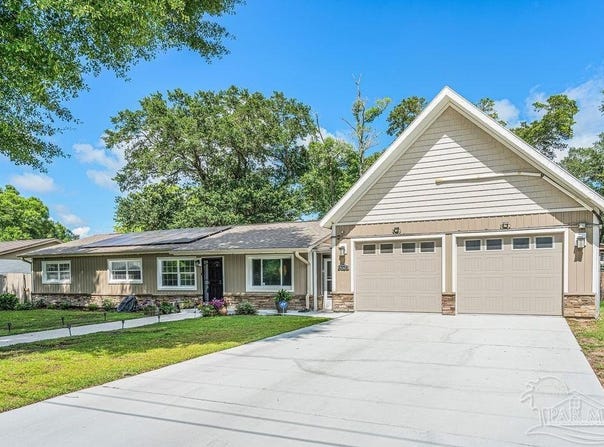 4708 Dean Dr, Pace, FL 32571