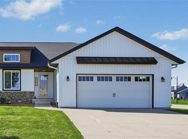 3301 Platinum Way, Marion, IA 52302