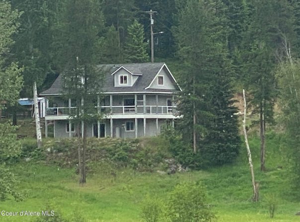 26 Roberts Rdg Rd, Cocolalla, ID 83813