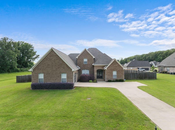 133 Simbrah Dr, Tupelo, MS 38804