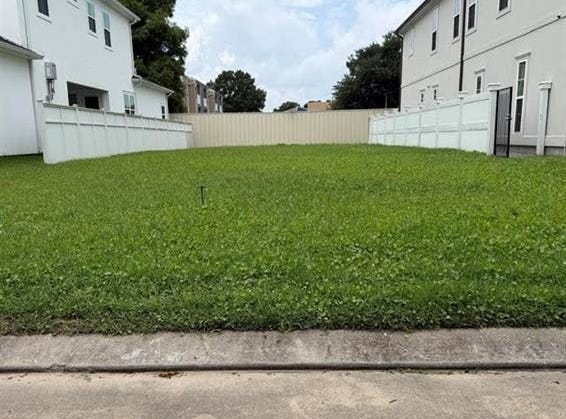 COCOS lot: 39, Kenner, LA 70065