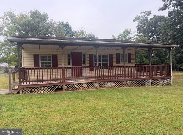373 POTOMAC Boulevard, FALLING WATERS, WV 25419