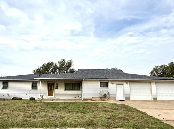 602 Sheridan Ave, Fort Supply, OK 73841
