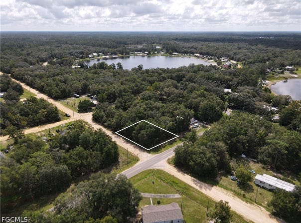 104 Gunner Ave, Interlachen, FL 32148