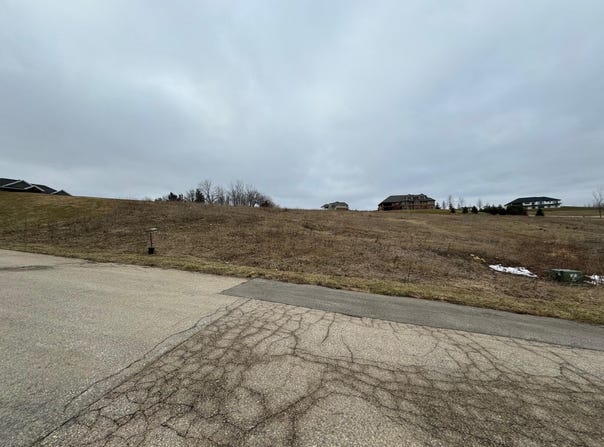 2109 Potenza Drive, Asbury, IA 52002