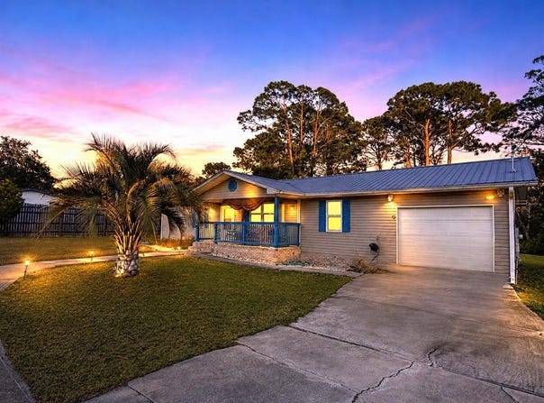 30 Jefferson St, Eastpoint, FL 32328