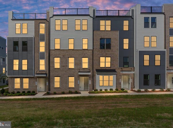 20804 CLOONGEE Terrace, DULLES, VA 20166