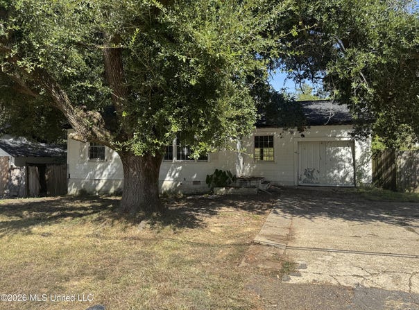 140 Treehaven Drive, Jackson, MS 39212