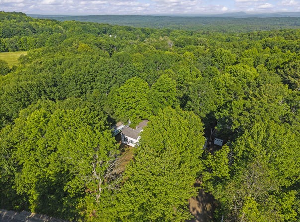 60 Pinnacle Road, Liberty, ME 04949