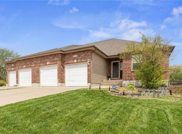 1803 Villa Drive, Warrensburg, MO 64093