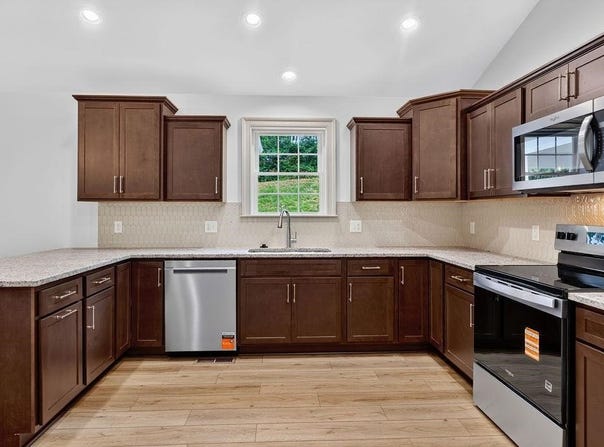 206 LANGLEY DR, WAYNESBORO, VA 22980