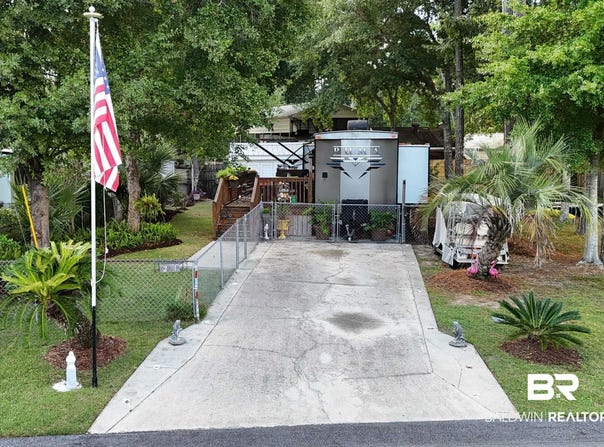 271 Defuniak Circle, Lillian, AL 36549