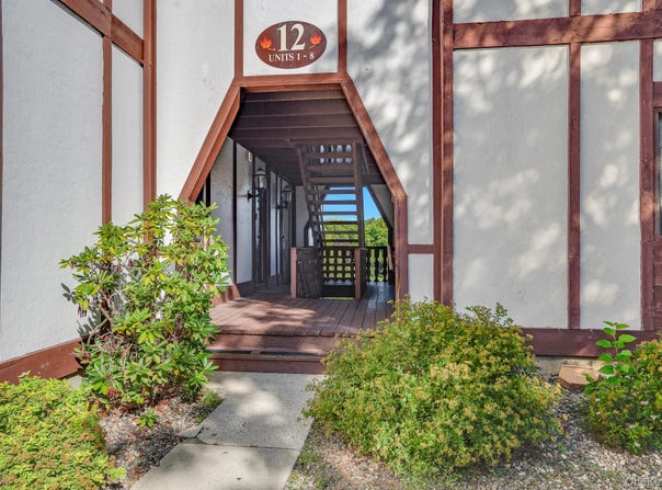 12 Skyline Drive, Fishkill, NY 12524