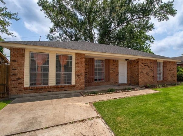 1813 MEEKER Loop, Laplace, LA 70068