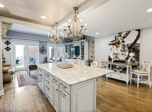 5055 Addison Circle, Addison, TX 75001