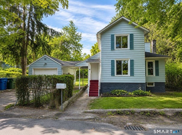 17 City Mills Lane, Waterbury, CT 06704