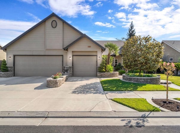 558 W Serena Avenue, Clovis, CA 93619