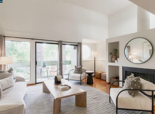 190 Cleaveland Rd, Pleasant Hill, CA 94523