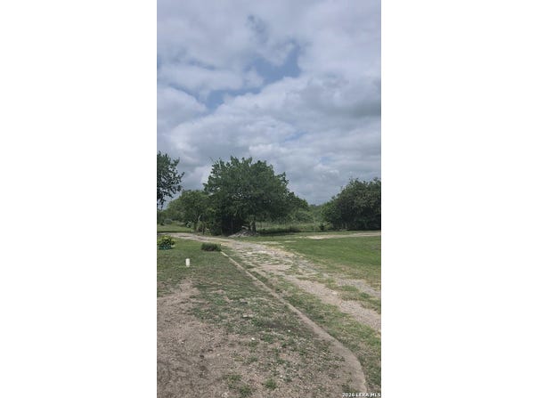 436 N SUNSET STRIP ST, Kenedy, TX 78119